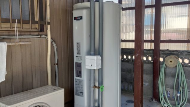 弥富市　電気温水器交換工事　画像